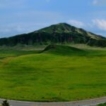 【2025年最新】阿蘇・草千里ヶ浜 完全ガイド｜絶景カフェ・乗馬・駐車場混雑回避まで